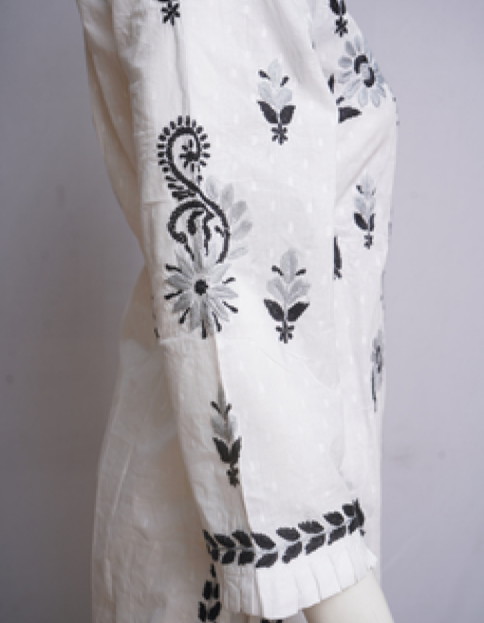 White With Black Embroidered Long Kurta White With Black Embroidered Long Kurta